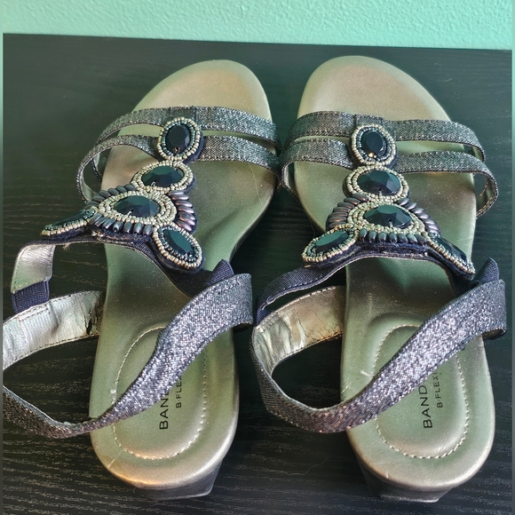 Bandolino Navy Blue Shimmery Jewel Embellishment Strappy Sandals Size 7.5 - Picture 8 of 9